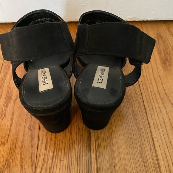 STEVE MADDEN Black Strap Sandals - Picture 3 of 4